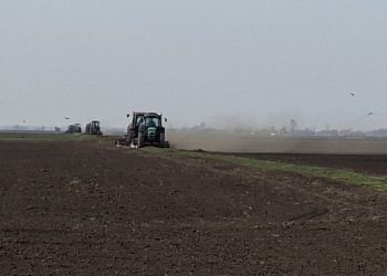 Успешно реализована акција уређења пољских путева у атару Раткова