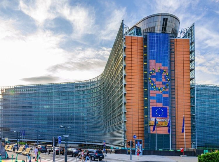 Фото: Схуттерстоцк.цом/Алиаксандр Антановицх, илустрација