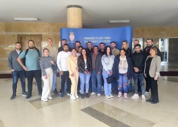 ПОТПИСАНО 16 УГОВОРА ЗА КУПОВИНУ СЕОСКИХ КУЋА СА ОКУЋНИЦОМ