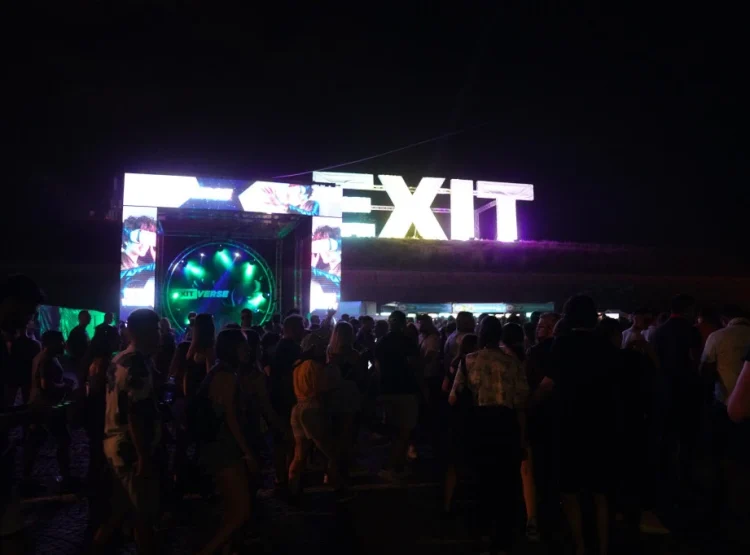 СКАНДАЛ ВЕКА! Газда EXIT-a Душан Ковачевић БЕСРАМНО је правдао ТЕРОРИЗАМ и бомбашке нападе на Храм Светог Саве!
