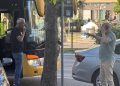 (ВИДЕО) ПОЗИВАЈУ НА ОДГОВОРНОСТ, А БЕЖЕ! Аутобус блокадера Јаћимовића ударио возило, па покушао да напусти лице места!