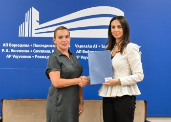 АПВ доделила Оџацима ново возило за сакупљање комуналног отпада