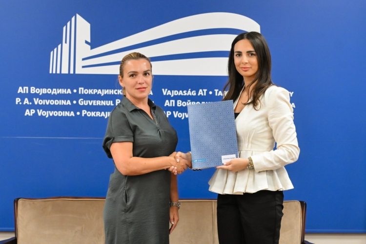 АПВ доделила Оџацима ново возило за сакупљање комуналног отпада