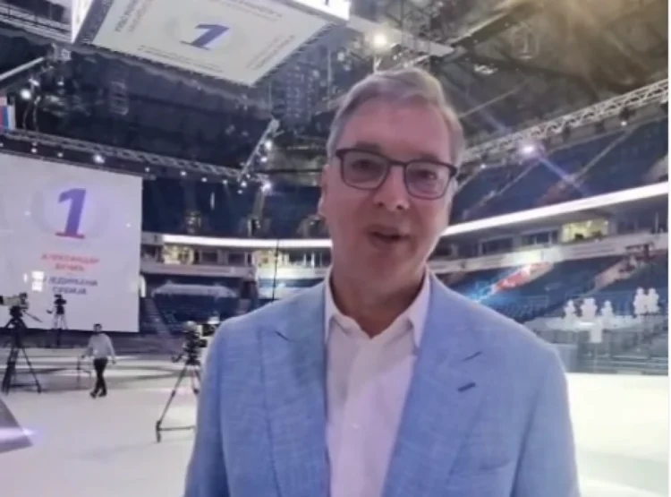 Foto: Print screen/Instagram, @avucic